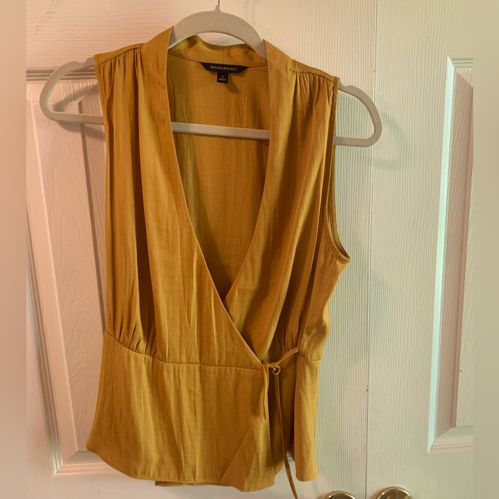 Banana Republic Soft Mustard Yellow Wrap Blouse Size Small